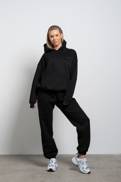 Black Essential Oversized Jogger - for dame - Famme - Jogger