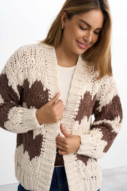 Grobgewirkte Strickjacke