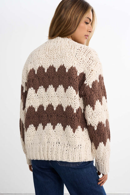 Grobgewirkte Strickjacke