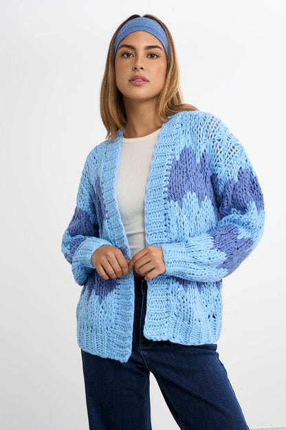 Grobgewirkte Strickjacke