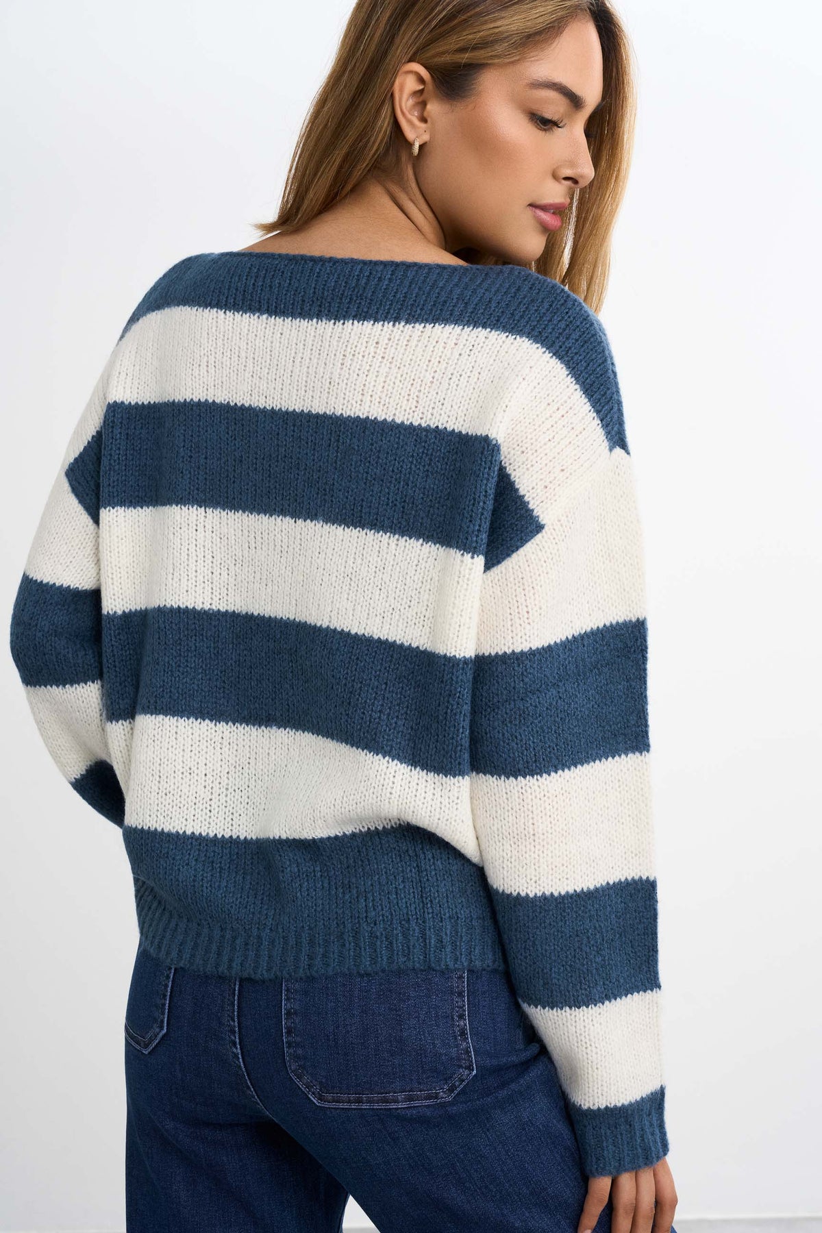 Gestrickter Ringelpullover