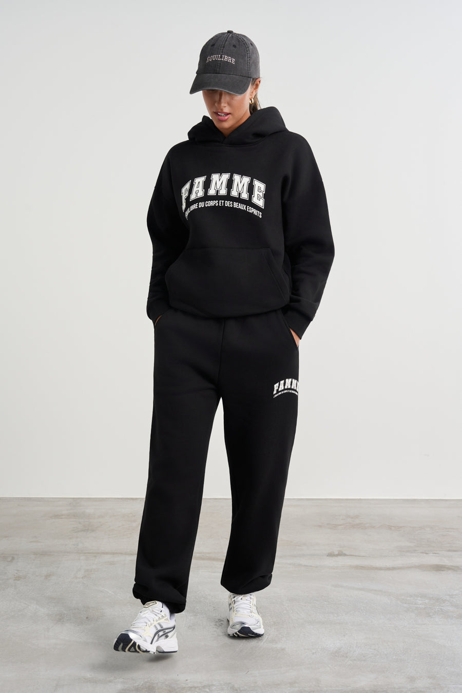 Équilibre Oversized Hoodie · Black